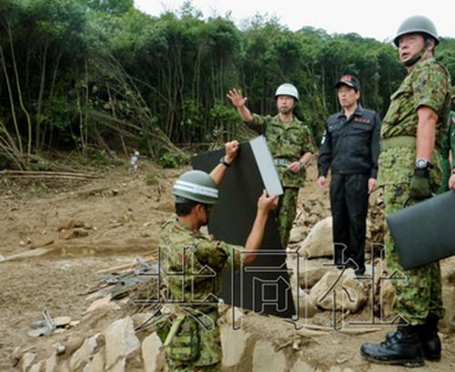 廣島泥石流遇難者增至70人 日本防衛(wèi)相慰問(wèn)災(zāi)區(qū)