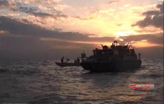圖為被伊朗俘獲美軍艦艇。