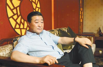 5月26日，張新明在北京接受新京報(bào)記者專訪時(shí)表示，在與華潤(rùn)的合資公司中，他被“邊緣化”了，公司出現(xiàn)了