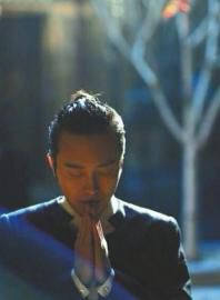 網(wǎng)傳李玉剛“出家”的照片。
