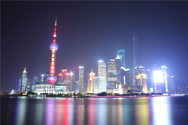 不要溫和地走進那個良夜 因為夜太美！