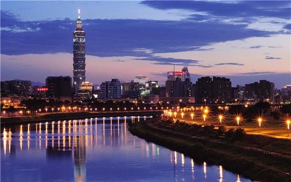 不要溫和地走進那個良夜 因為夜太美！