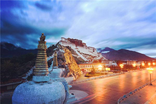 不要溫和地走進那個良夜 因為夜太美！
