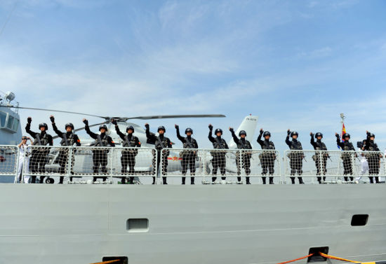 中國(guó)海軍第12批護(hù)航編隊(duì)開赴印度洋