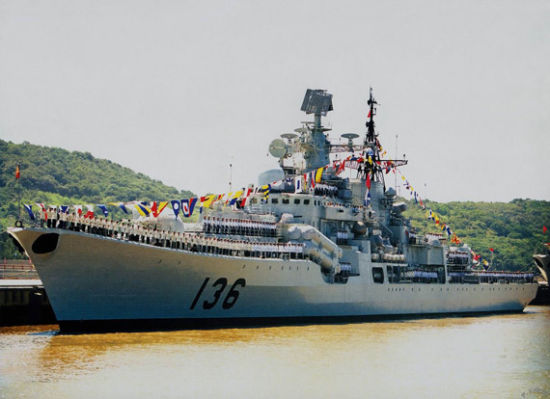 資料圖：東海艦隊的杭州號驅(qū)逐艦。