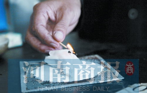 實驗中，面膜不能被引燃
