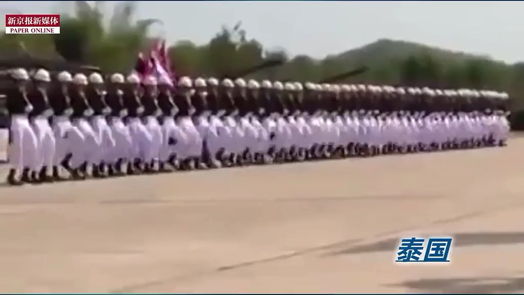 那些年摩托、樹人、斧頭兵上演的有趣閱兵式