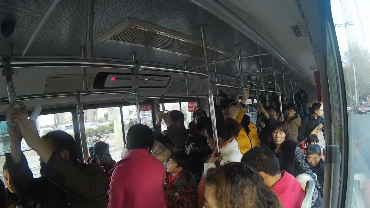 陌生人向你借手機(jī) 給嗎？