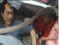 司機(jī)車禍致電老婆：如果腿斷了你還愛我不？
