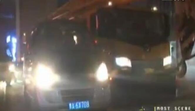 撞了車還打人 這是誰在胡鬧？