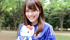 高清圖：甜美?；ㄖ囀澜绫?穿著球衣力挺日本