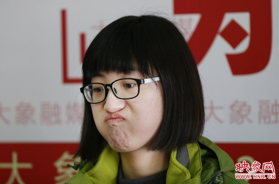 偶爾來個這樣的表情，算是放松緊張的心情吧！