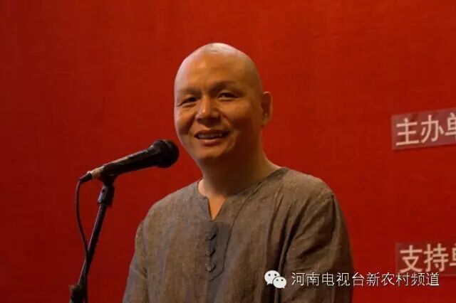 書畫家協(xié)會副主席，中國書畫家協(xié)會會員，河南省青年書法家，蘆荻