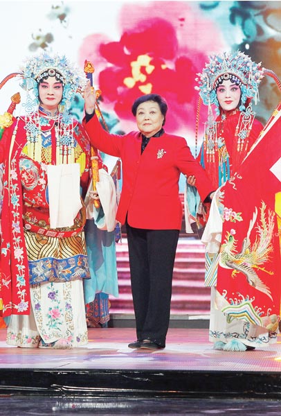 馬金鳳再現(xiàn)“穆桂英”的颯爽英姿
