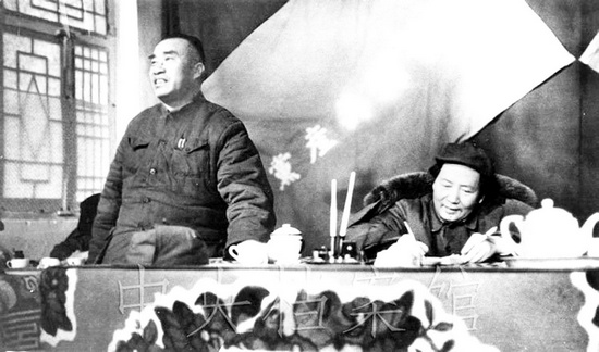 毛澤東、朱德在中共七屆二中全會上 圖片來自中央檔案館