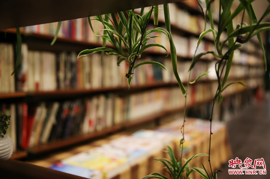 書(shū)店內(nèi)的裝飾。