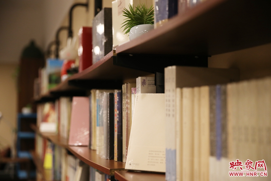 書(shū)店內(nèi)的裝飾。