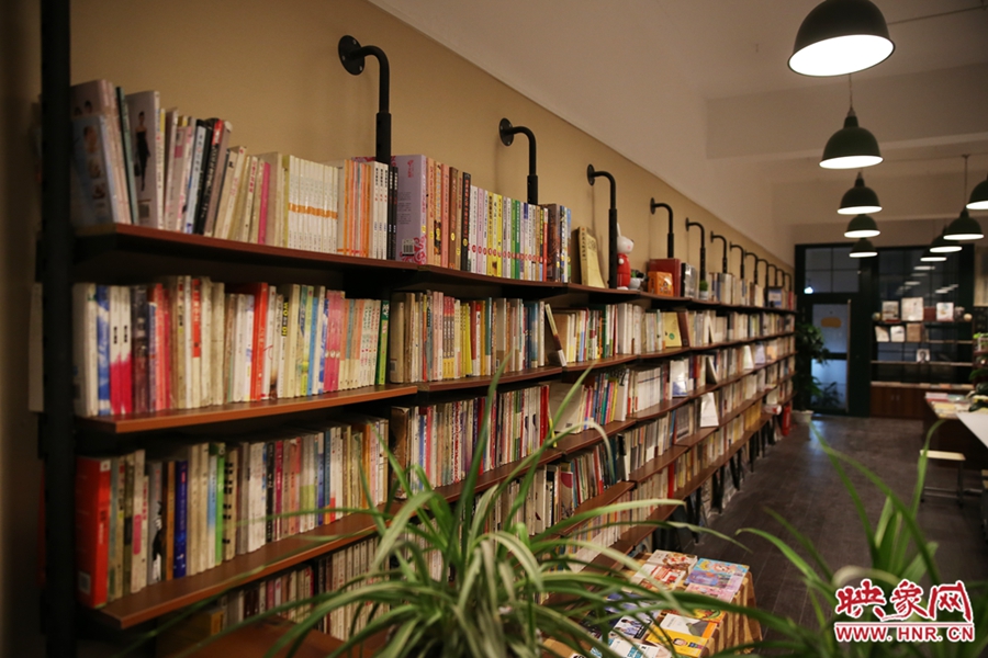 書(shū)店內(nèi)的裝飾。