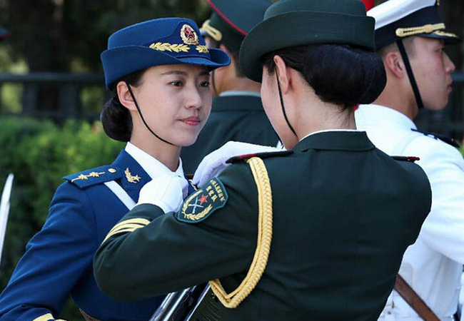 女儀仗兵,這才是2014年真正的女神！