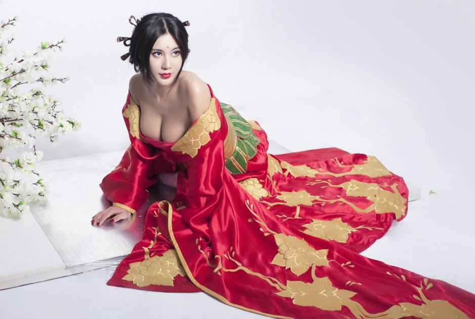 乳神穿越成貂蟬性感撩人 ?；ㄉ矸菔苜|(zhì)疑