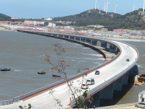 山東首座海島跨海大橋建成通車。（資料圖）