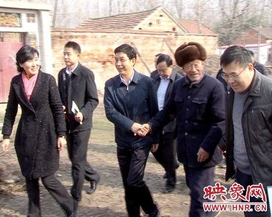 金冬江、李萬(wàn)順、吳文立一行赴正陽(yáng)縣慰問(wèn)